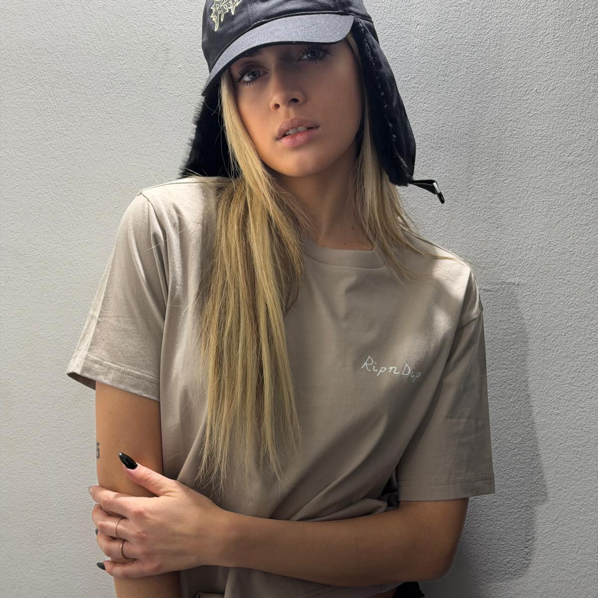 Nermal Lisa Tee (Sand)