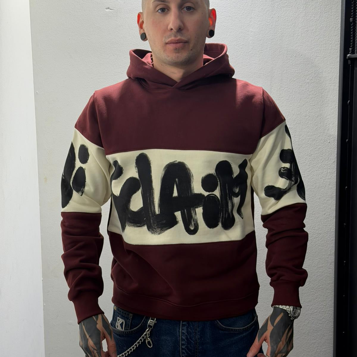 maglia uomo con cappuccio in felpa maxi stampa disclaimer